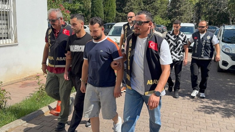 Antalya’da park buluşması kanlı bitti: 1 ölü 1 yaralı