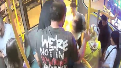 Kastamonu'da halk otobüsünde epilepsi nöbeti geçiren kadın, hastaneye yetiştirildi