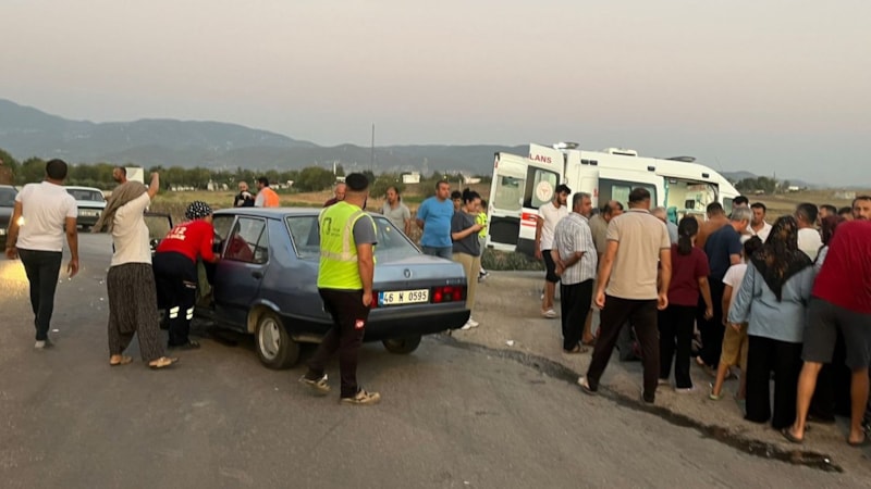 Osmaniye'de motosikletle otomobilin çarpıştığı kazada 3 yaralı