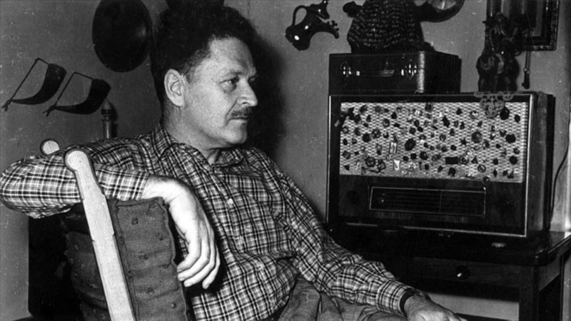 MİT arşiv belgesini paylaştı: Nâzım Hikmet'e ait çizim ve şiir