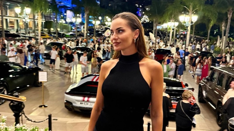 Fahriye Evcen ve Burak Özçivit'in evliliğinde kriz var! Soyadını sildi