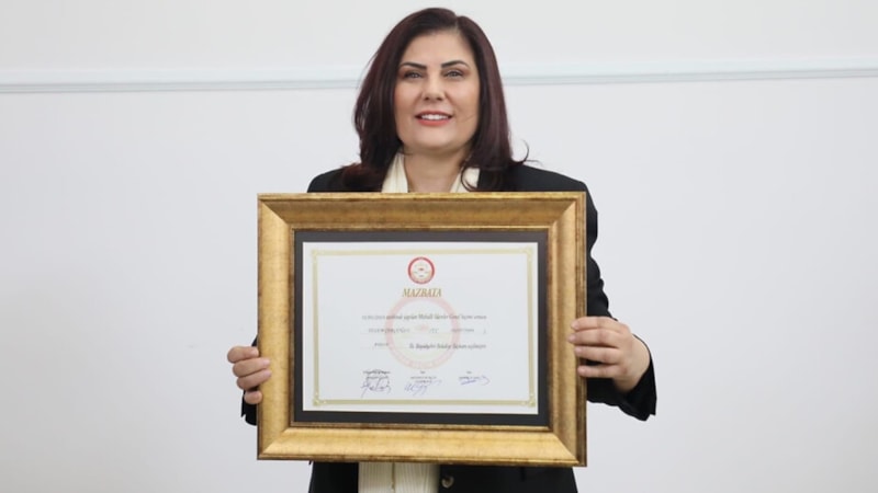 Özlem Çerçioğlu ile birlikte 3 ilçe başkanı da AK Parti'ye geçecek