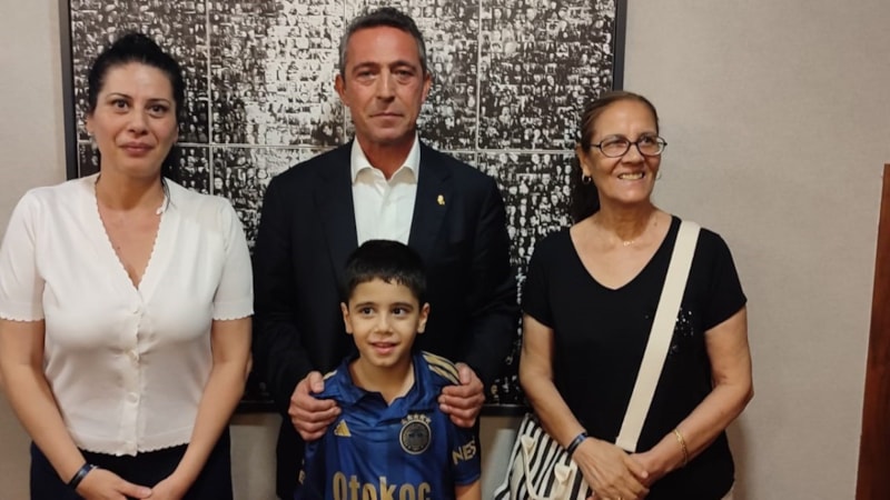 Fenerbahçe, lösemi hastası Rüzgar’ı stadyumda ağırladı