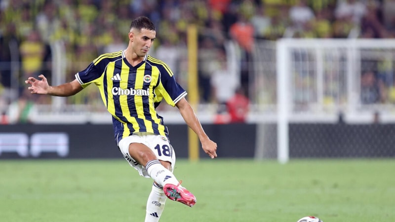 Fenerbahçe'ye Mert Müldür'den kötü haber