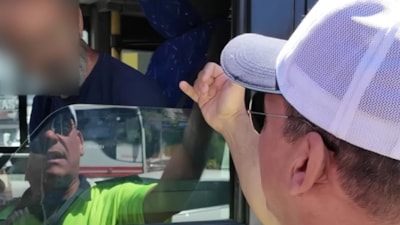 Adana'da trafikte cep telefonuyla konuşurken yakalandı: Kızımla konuşuyorum suç mu?