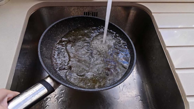 Teflon tava makinede yıkanır mı? Cevabı sizi şaşırtacak