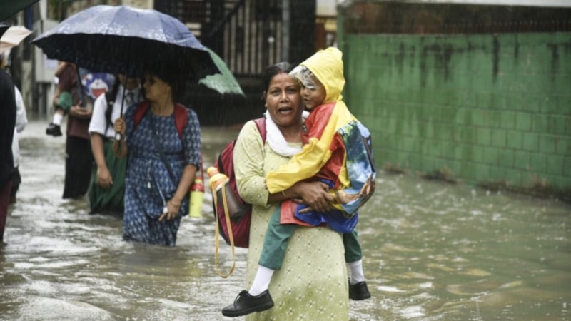 Hindistan'da sel: En az 17 kişi öldü, 75 kişi yaralandı