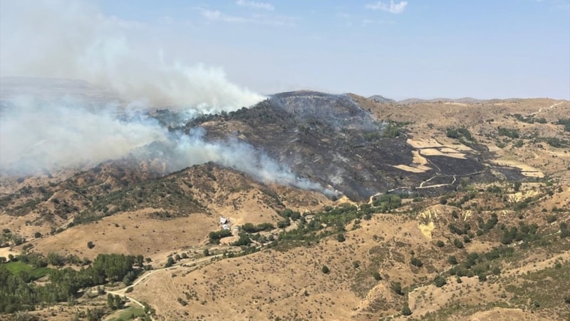 Afyonkarahisar'da çıkan örtü yangınında son durum