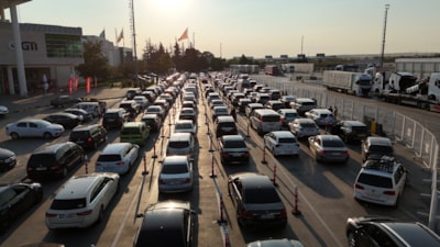 Gurbetçiler akın akın Avrupa'ya dönüyor