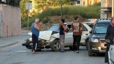 Sakarya'da karı-koca kavgası: Cipiyle eşinin otomobiline çarpıp hurdaya çevirdi