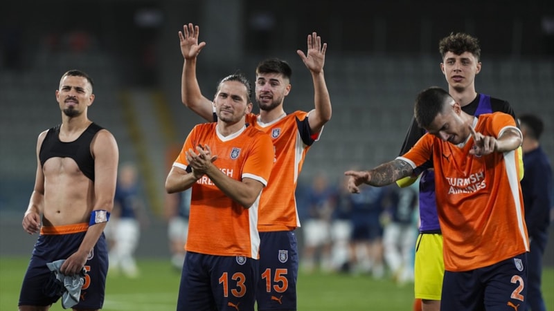 UEFA, Başakşehir'in Universitatea Craiova maçlarını yönetecek hakemleri belirledi