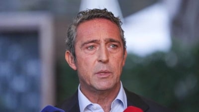 Taraftardan Ali Koç'a sürpriz öpücük