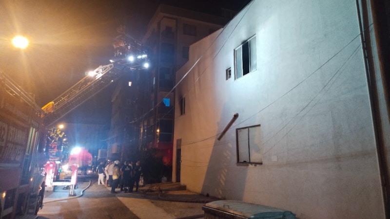 İstanbul'da elektrik kablosu deposunda yangın