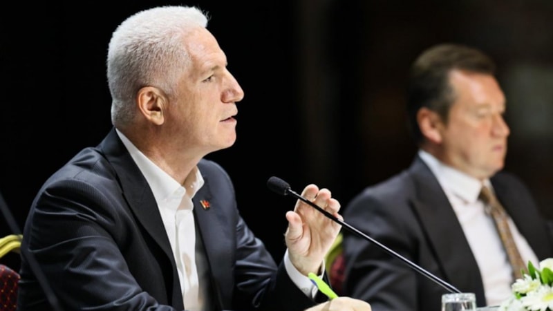 İstanbul Valisi Gül, Silivri'de muhtarlarla bir araya geldi