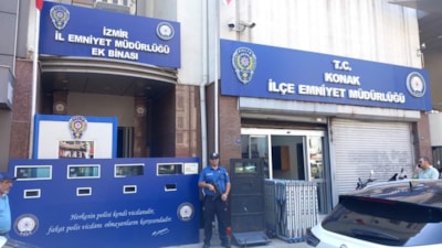 İzmir'de 30 yıl hapis cezasıyla aranan firari kovalamacanın sonunda yakalandı