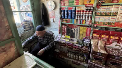 Ardahan'ın 57 yıllık bakkalı: Raflarındaki düzeninden dolayı teşekkür belgesi verildi