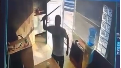 Ankara'da taksi durağındaki görevliye kılıçlı saldırı: O anlar kamerada