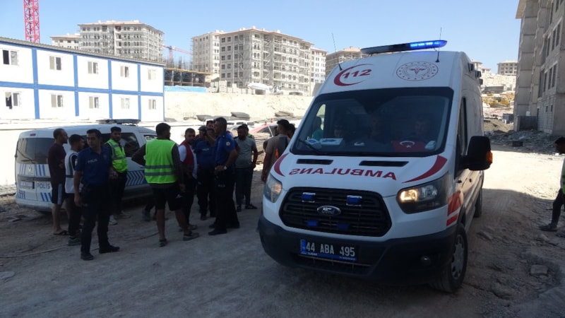 Malatya'da şantiye işçileri birbirine girdi