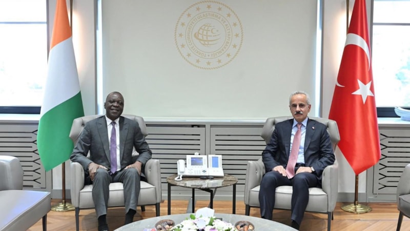 Abdulkadir Uraloğlu, Fildişi Sahili Ulaştırma Bakanı Kone ile bir araya geldi