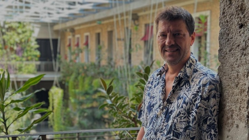 İlker Aksum aile fotoğrafını paylaştı! Minik kızı Lila'ya yorum yağdı