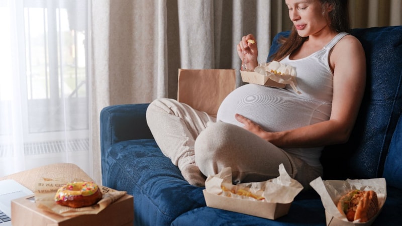 Hamileyken bu gıdaları asla tüketmeyin: Bebek gelişimini etkiliyor