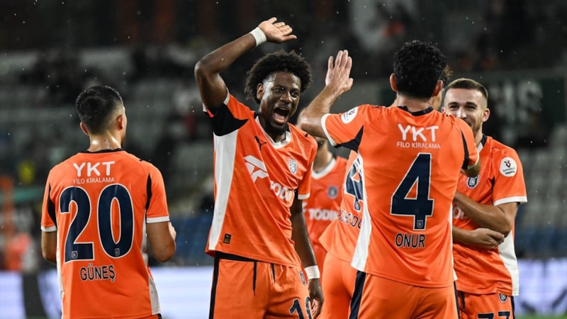 Başakşehir, Konferans Ligi play-off turu ilk maçında Universitatea Craiova'yı konuk edecek