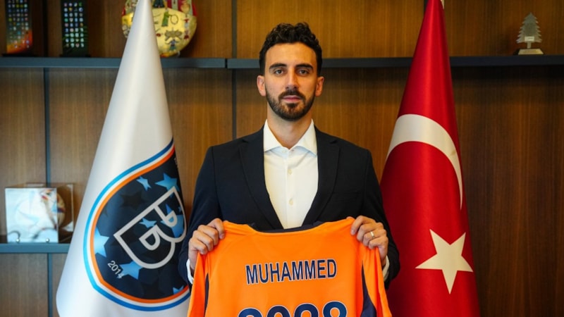 Başakşehir'de Muhammed Şengezer'in sözleşmesi uzatıldı