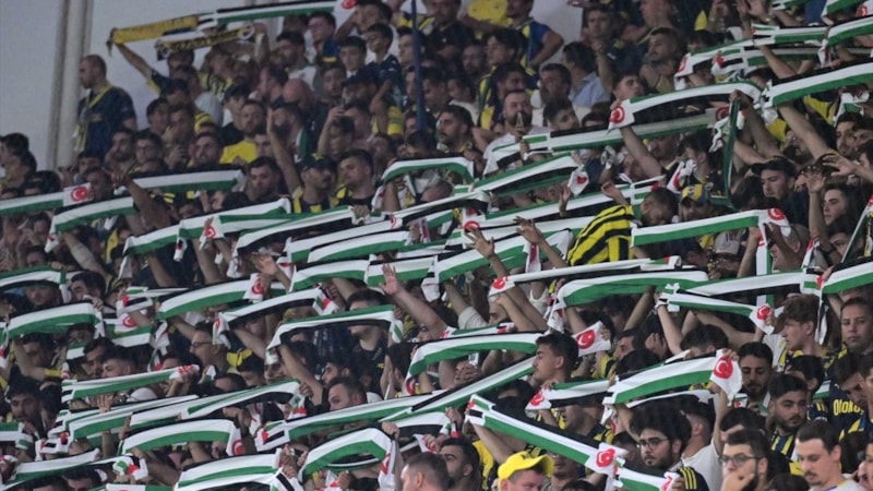 Fenerbahçe tribünlerinden Gazze çağrısı