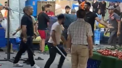 İstanbul Tuzla'da pazarcıların döner bıçaklı kavgasında 1 kişi yaralandı