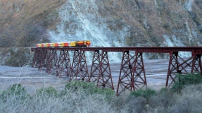 Vazgeçemeyeni çok: Dünyanın en tehlikeli tren yolculukları