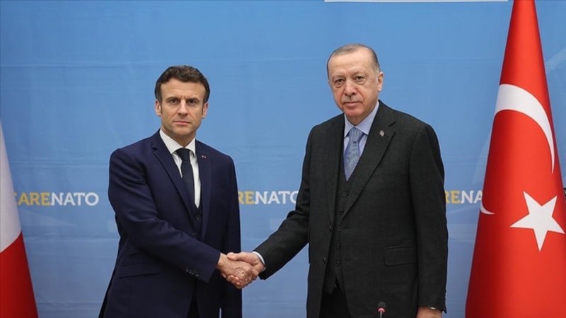 Emmanuel Macron: Cumhurbaşkanı Erdoğan'la uluslararası durum hakkında görüştük