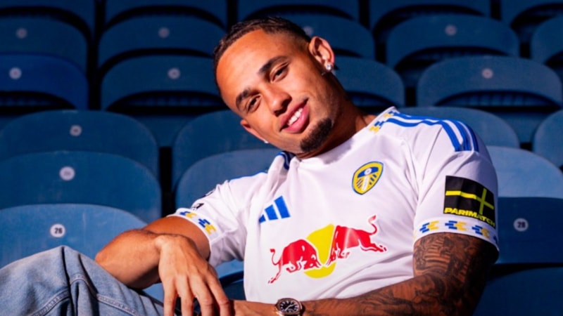 Leeds United, Noah Okafor'u transfer etti