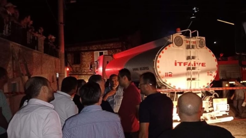 Kütahya’da çıkan yangında 3 ev kullanılamaz hale geldi