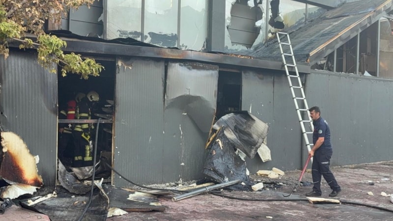 Kayseri'de yangın depoyu küle çevirdi