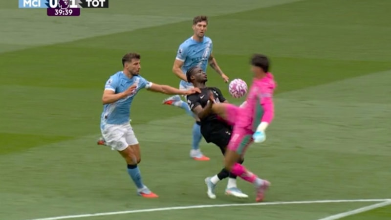 Ederson'un yerine alınmıştı: Manchester City'nin yeni kalecisi yaptığı hatalarla pes dedirtti