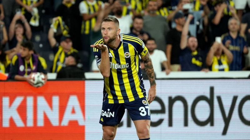 Fenerbahçe'nin Süper Lig'deki ilk golü Milan Skriniar'dan