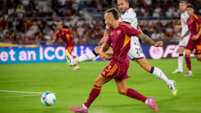 Roma, sahasında Bologna'yı yendi