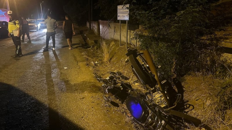 Edirne'de motosiklet ile elektrikli bisiklet çarpıştı: 1 ölü, 1 yaralı