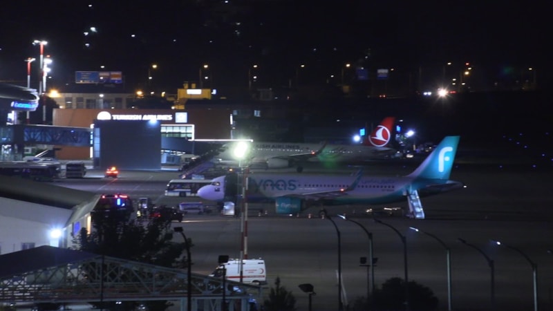 Motoru arızalanan uçak Trabzon'a acil iniş yaptı