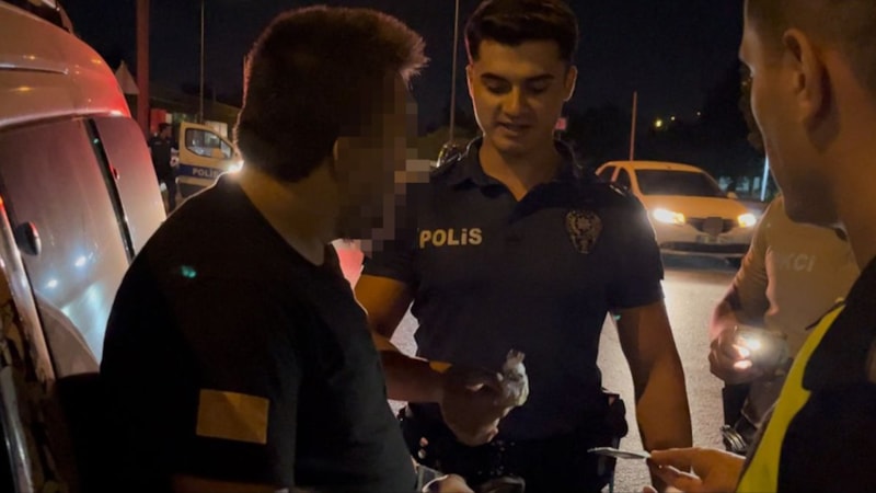 Bursa'da uyuşturucuyla yakalandı, polisi kızdırdı