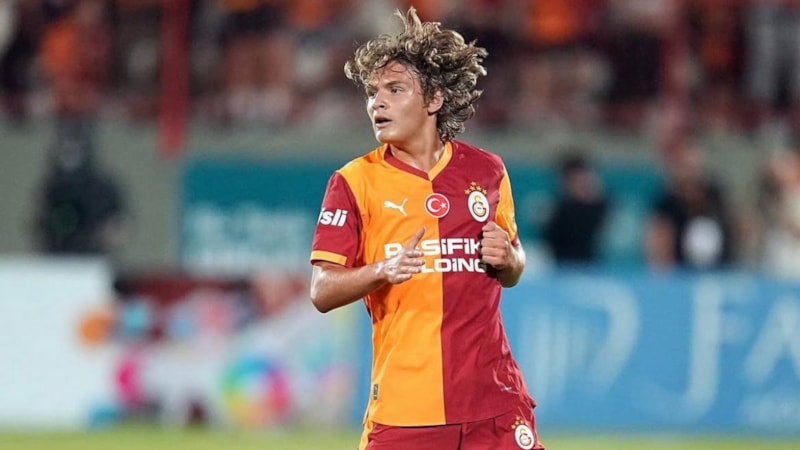 Efe Akman Galatasaray'dan ayrılıyor