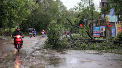 Vietnam'ı Kajiki Tayfunu vurdu: 3 kişi hayatını kaybetti