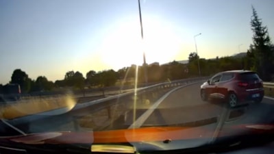 TEM Otoyolu’nda geri giden otomobil paniğe yol açtı