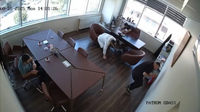 İstanbul'da kumaş firmasına silahlı saldırı: Yere yatarak kurtuldular