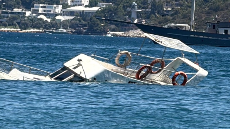 Muğla'da ahşap tekne battı