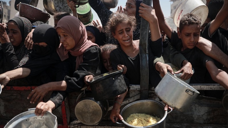 Gazze'de gıda krizi: Filistinlilere, yemek dağıtıldı