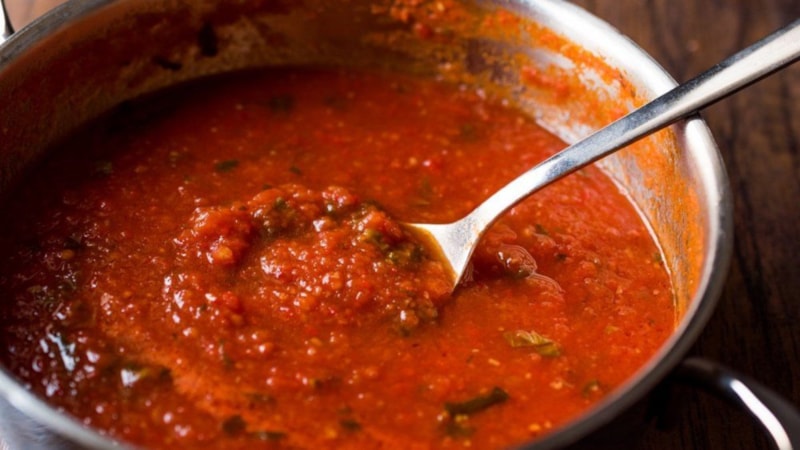 İtalyanlar bu yöntemi kullanıyor: İnanılmaz domates sosu...