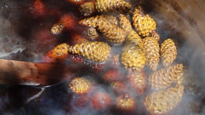 Sigara içenlere şifa: 7 saat kazanda pişiriliyor...