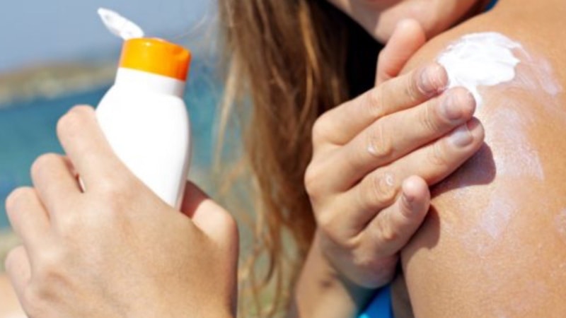 Güneş kremleri böyle bozuluyor:  Kutuyu açar açmaz bu işarete dikkat!