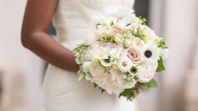 Gelinler neden çiçek taşır? İşte gelin buketinin anlamı